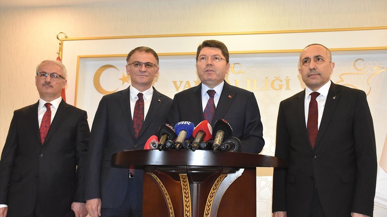 Adalet Bakanı Yılmaz Tunç Van'da Açıklamalarda Bulundu