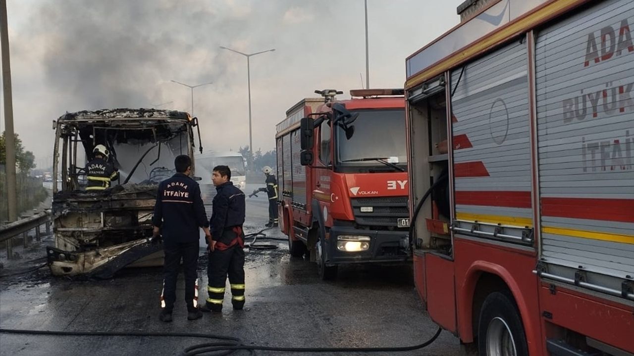 Adana'da Özel Halk Otobüsü Yangını