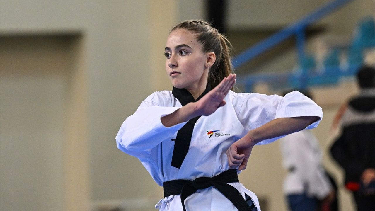 Adana'da Türkiye Tekvando Poomsae Şampiyonası Gerçekleşti