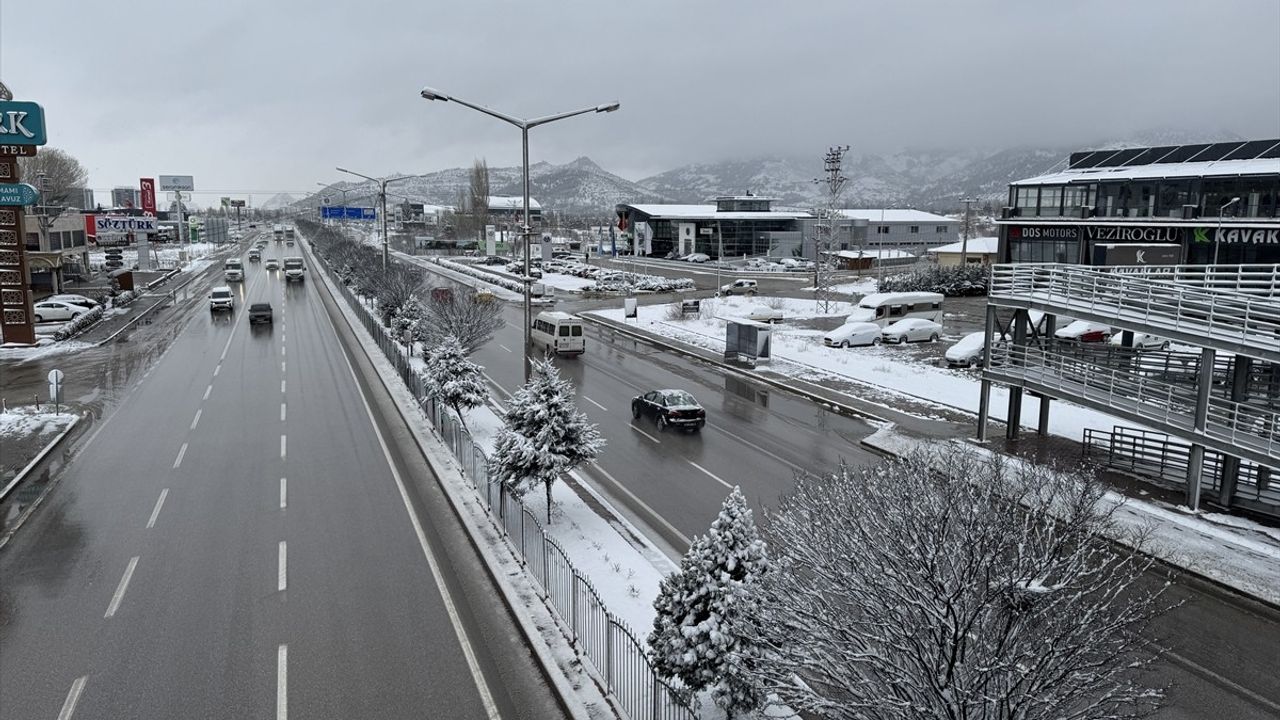 Afyonkarahisar'da Kış Ancak Kar Yağışı Etkisini Gösterdi