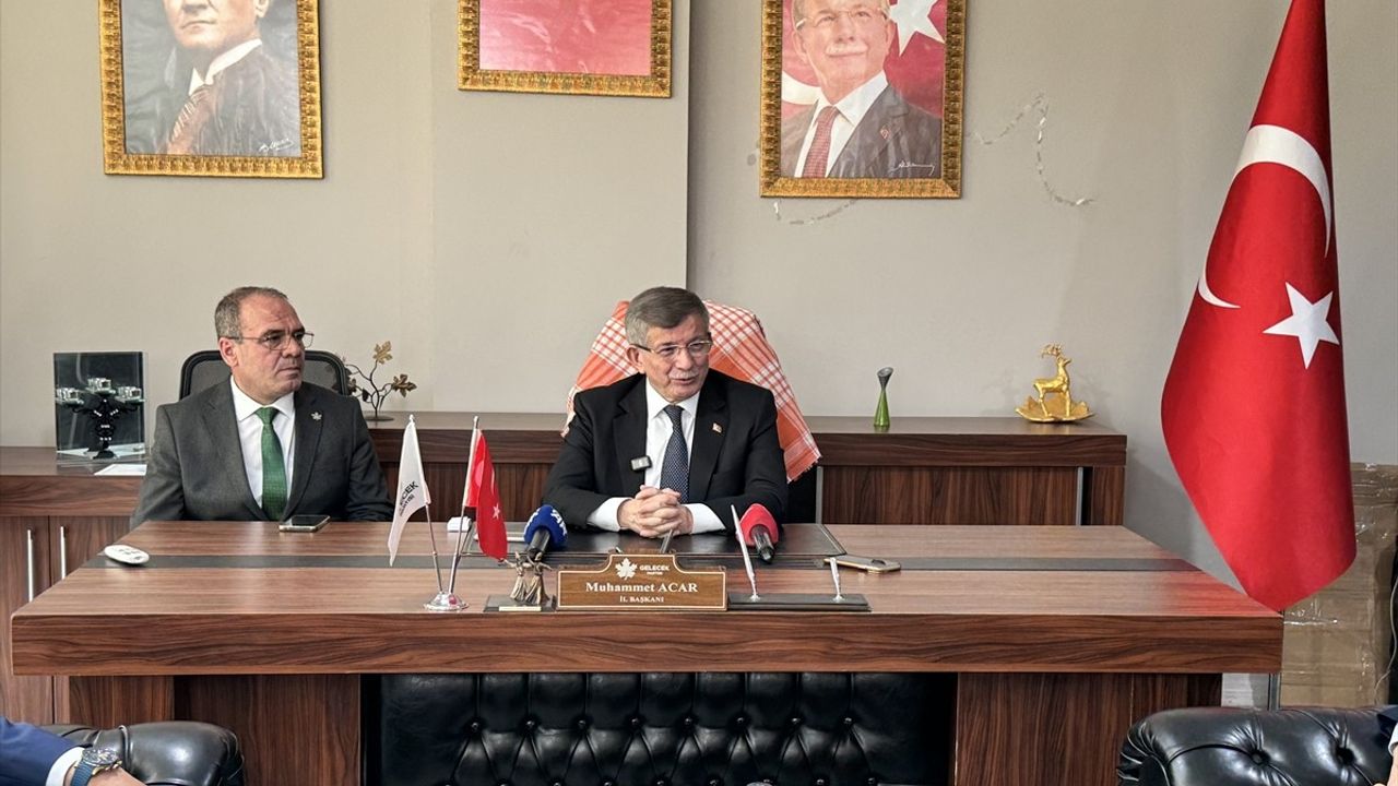 Ahmet Davutoğlu Antalya'da Zulme Uğrayanların Yanında Olacaklarını Vurguladı
