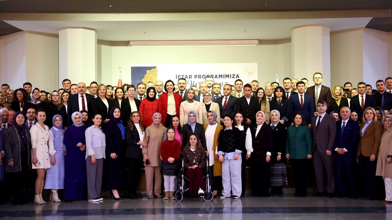 Aile ve Sosyal Hizmetler Bakanı Göktaş'tan İftar Daveti