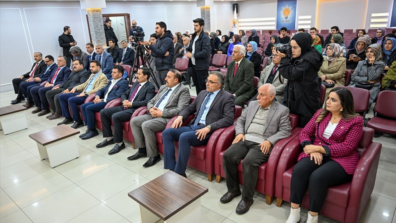 AK Parti Genel Başkan Yardımcısı Demir Van'da Açıklamalarda Bulundu