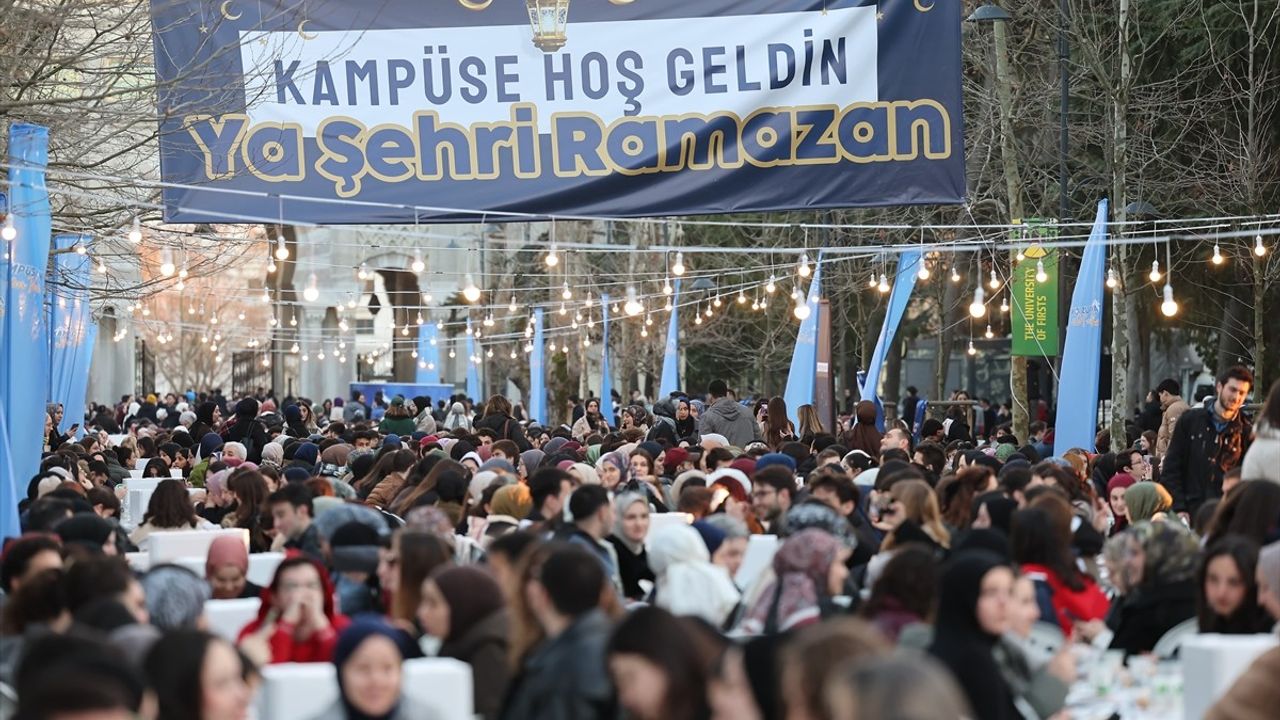 AK Parti İstanbul Gençlik Kolları'ndan Geleneksel İftar Etkinliği