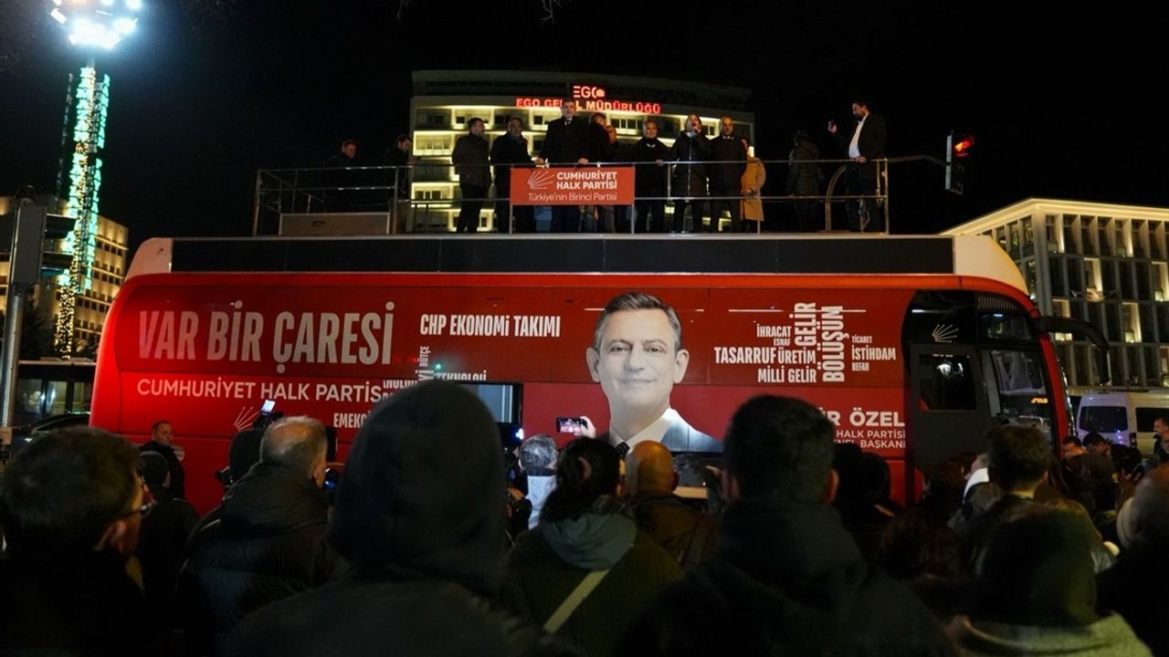 Ankara'da İzinsiz Gösteriye Polis Müdahalesi