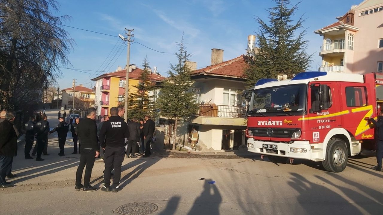 Ankara'da Yangın: Anne ve 3 Çocuğu Yaralandı