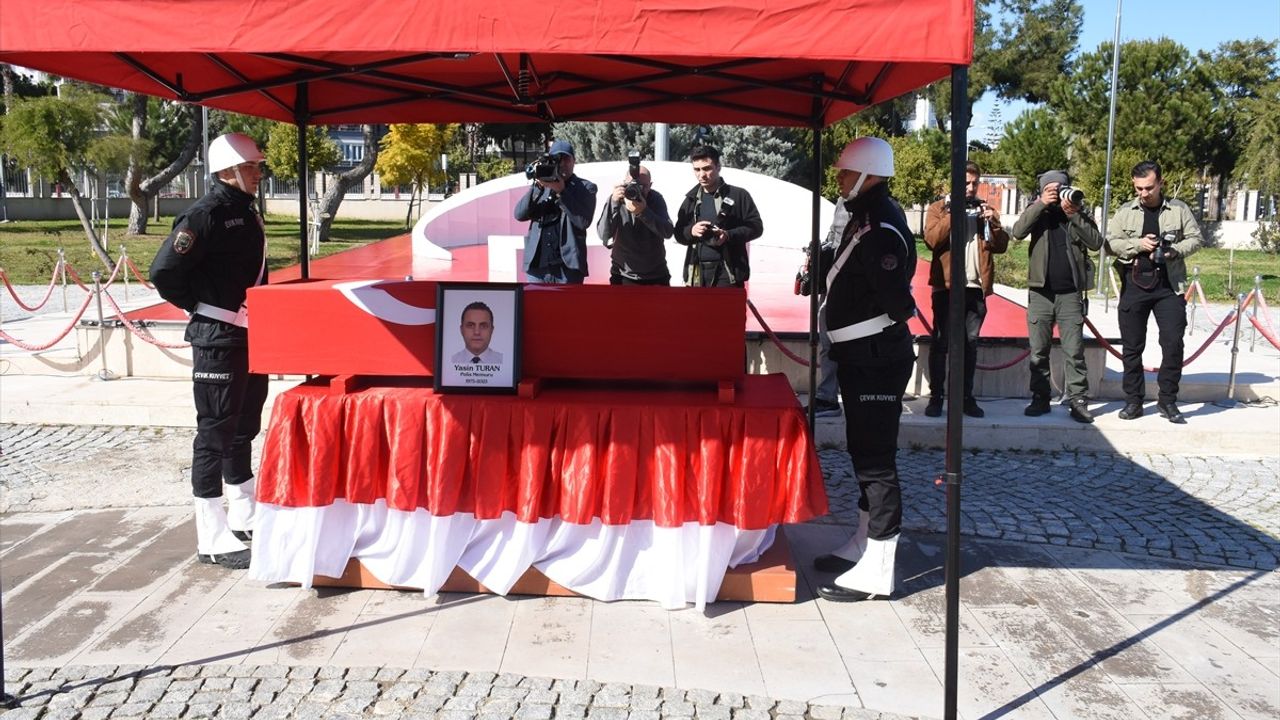 Antalya'da Trafik Kazasında Hayatını Kaybeden Polis Memuru Anıldı