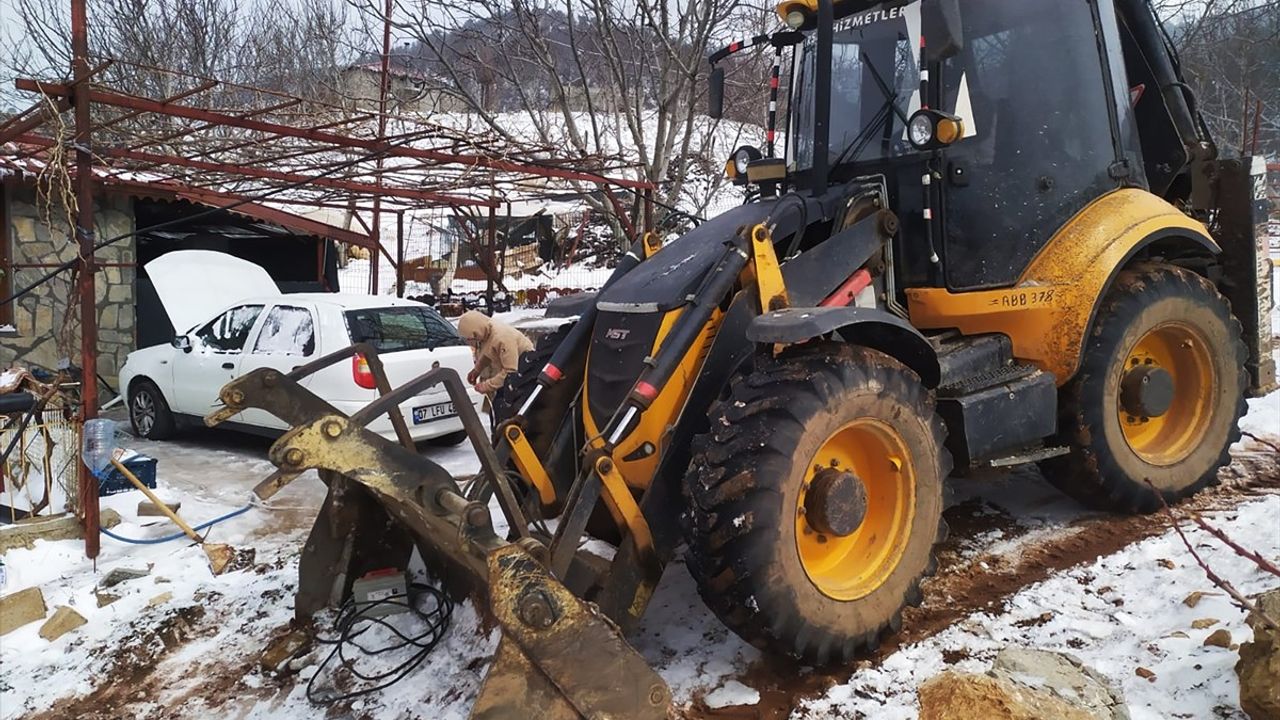Antalya'nın Yüksek Kesimlerinde Karla Mücadele Devam Ediyor