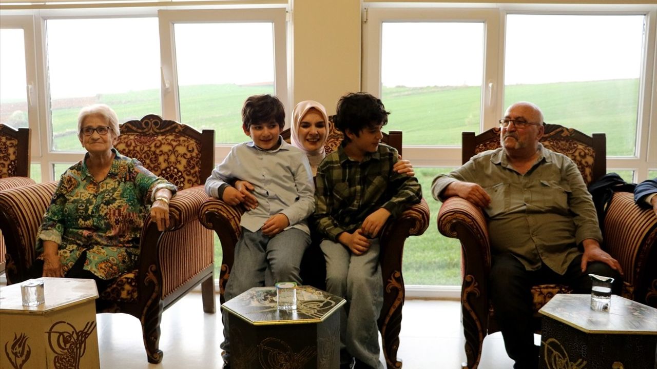 Bakan Göktaş, Tekirdağ'da Huzurevi Ziyareti Gerçekleştirdi