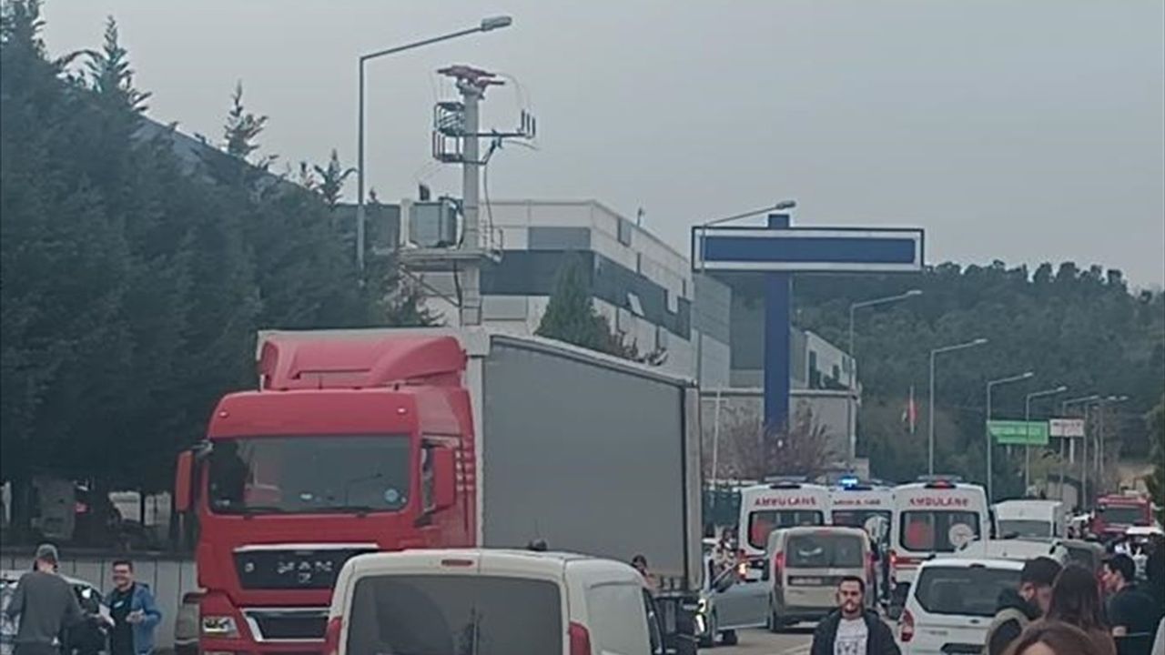 Balıkesir'de Amonyak Gazı Sızıntısı: 10 Kişi Hastaneye Kaldırıldı