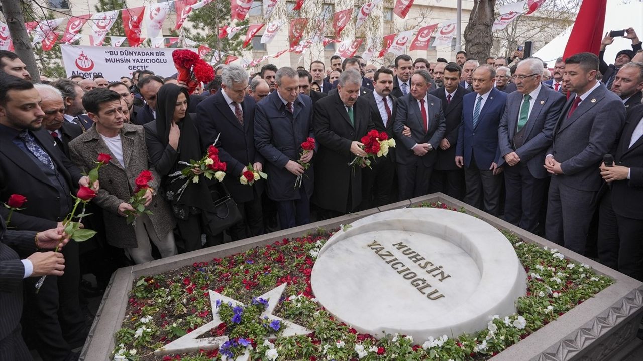 BBP Genel Başkanı Destici, Muhsin Yazıcıoğlu'nun Kabri Başında Ziyaret Gerçekleştirdi