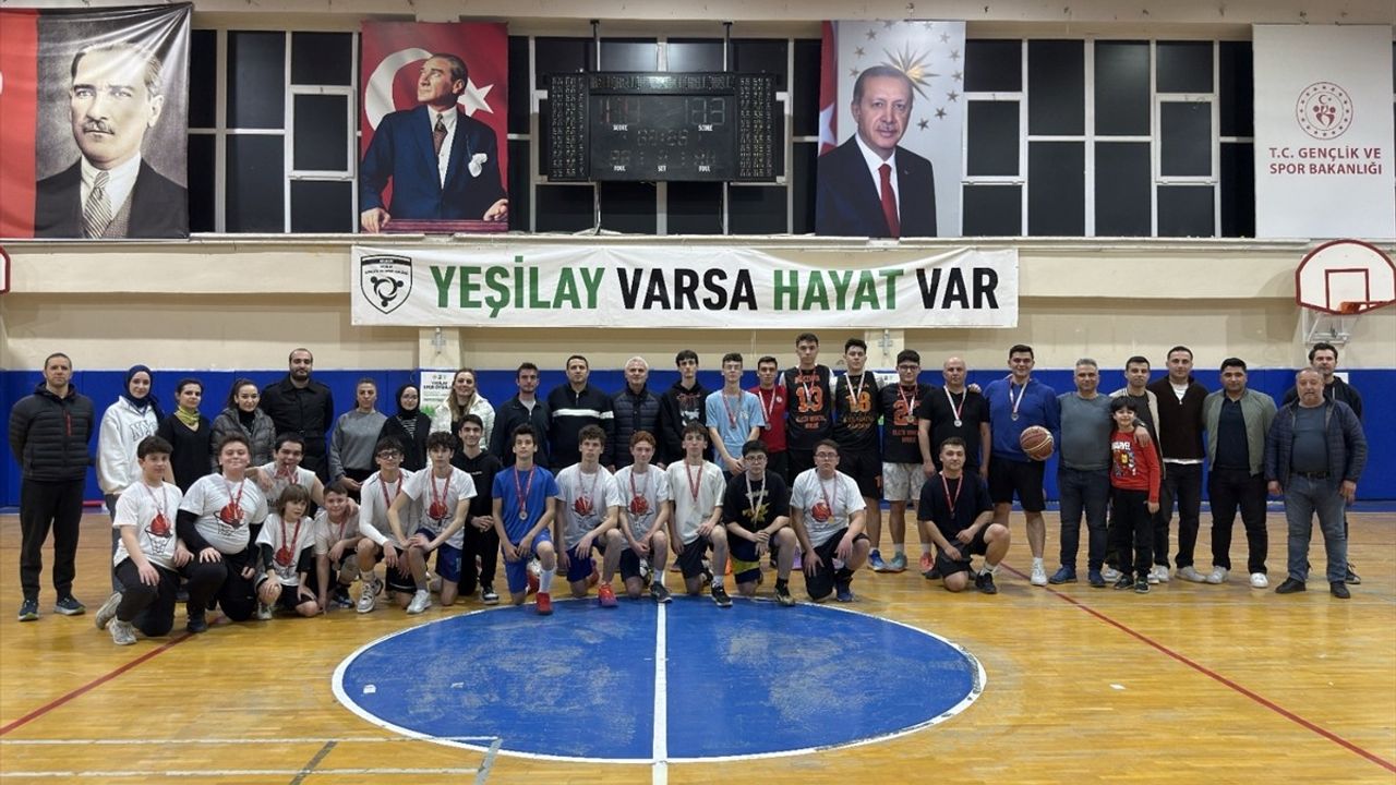 Bilecik'te 'Sokaklar Bizim' 3x3 Basketbol Turnuvası Düzenlendi