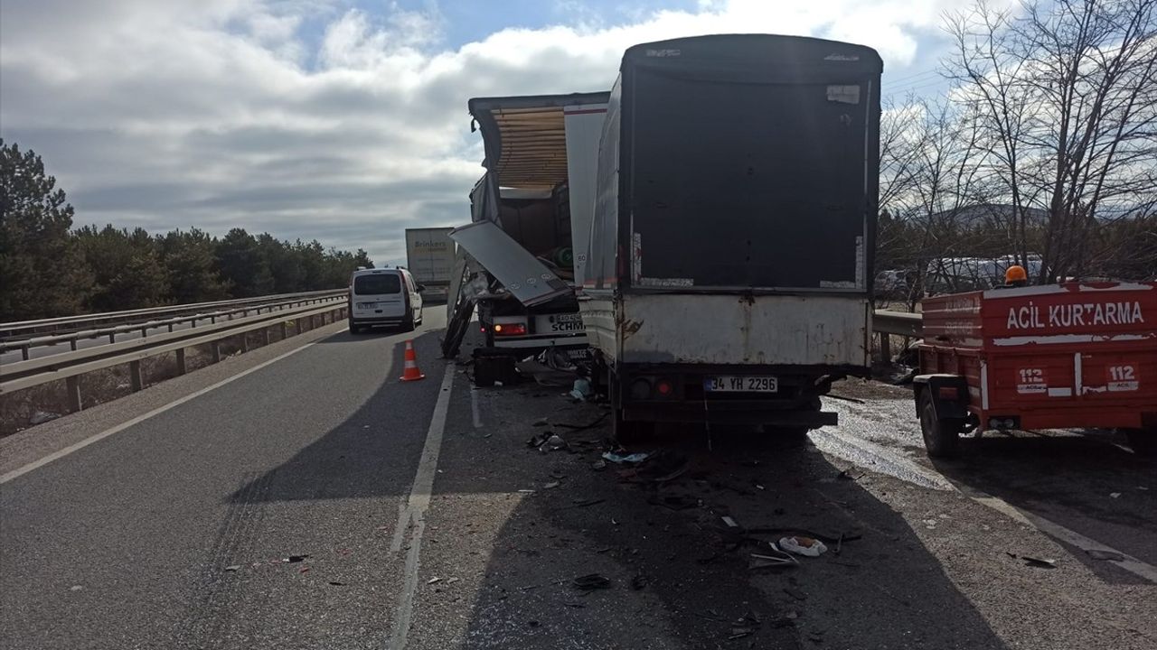 Çankırı'da Zincirleme Kaza: 1 Ölü, 1 Yaralı