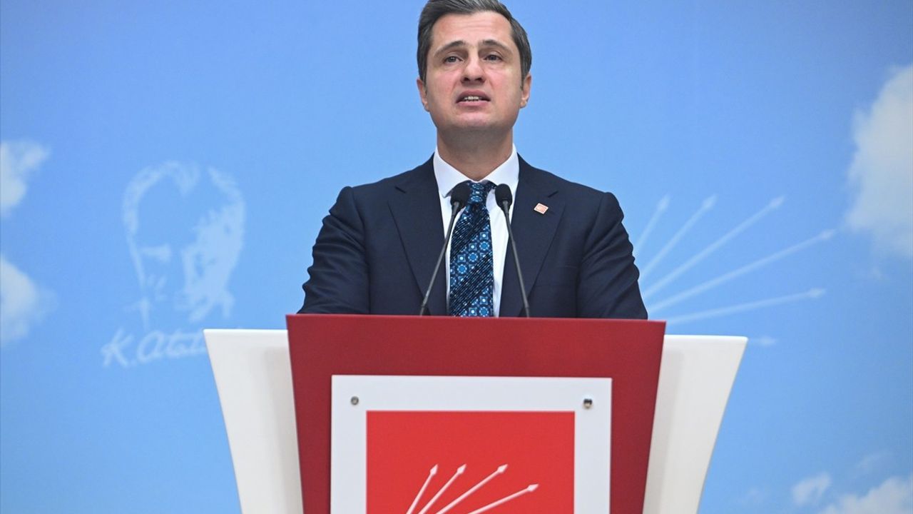 CHP'den YYücel Açıklamaları ile Gündemdeki Tartışmalara Cevap Verd