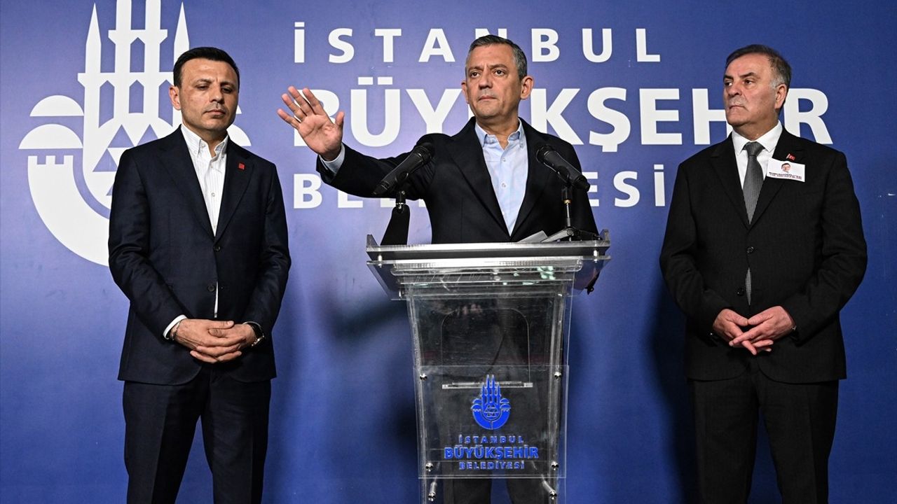 CHP Genel Başkanı Özgür Özel, Büyük İmza Kampanyasını Duyurdu