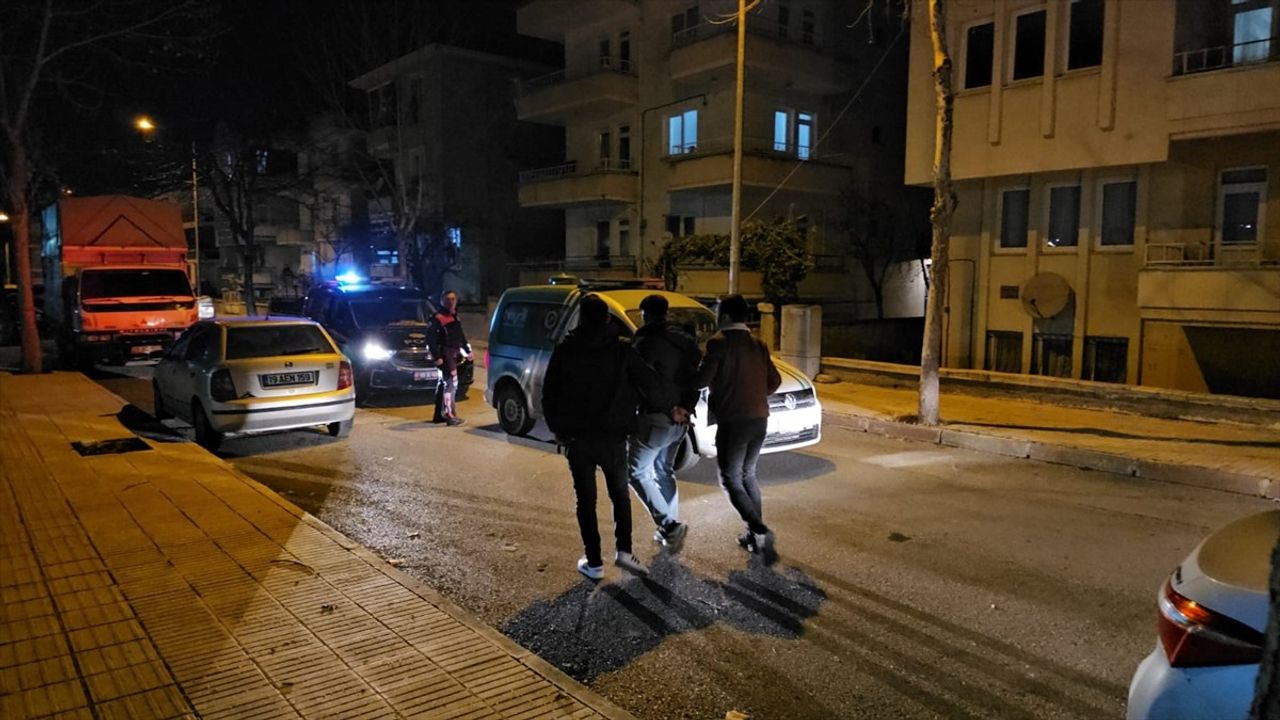 Çorum'da Dur İhtarı İhlali! İki Şahıs Kovalamaca Sonrası Yakalandı
