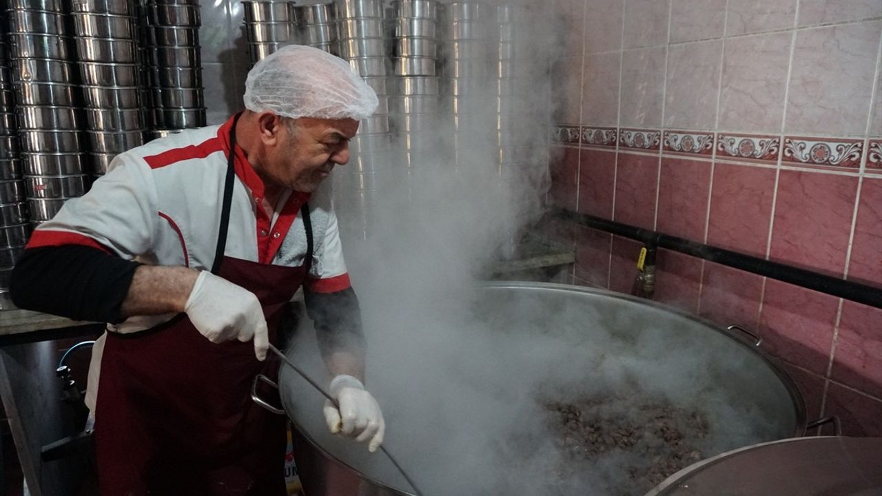 Çorum'daki İmaret Aşevi'nde Ramazan Geleneği Yaşatılıyor