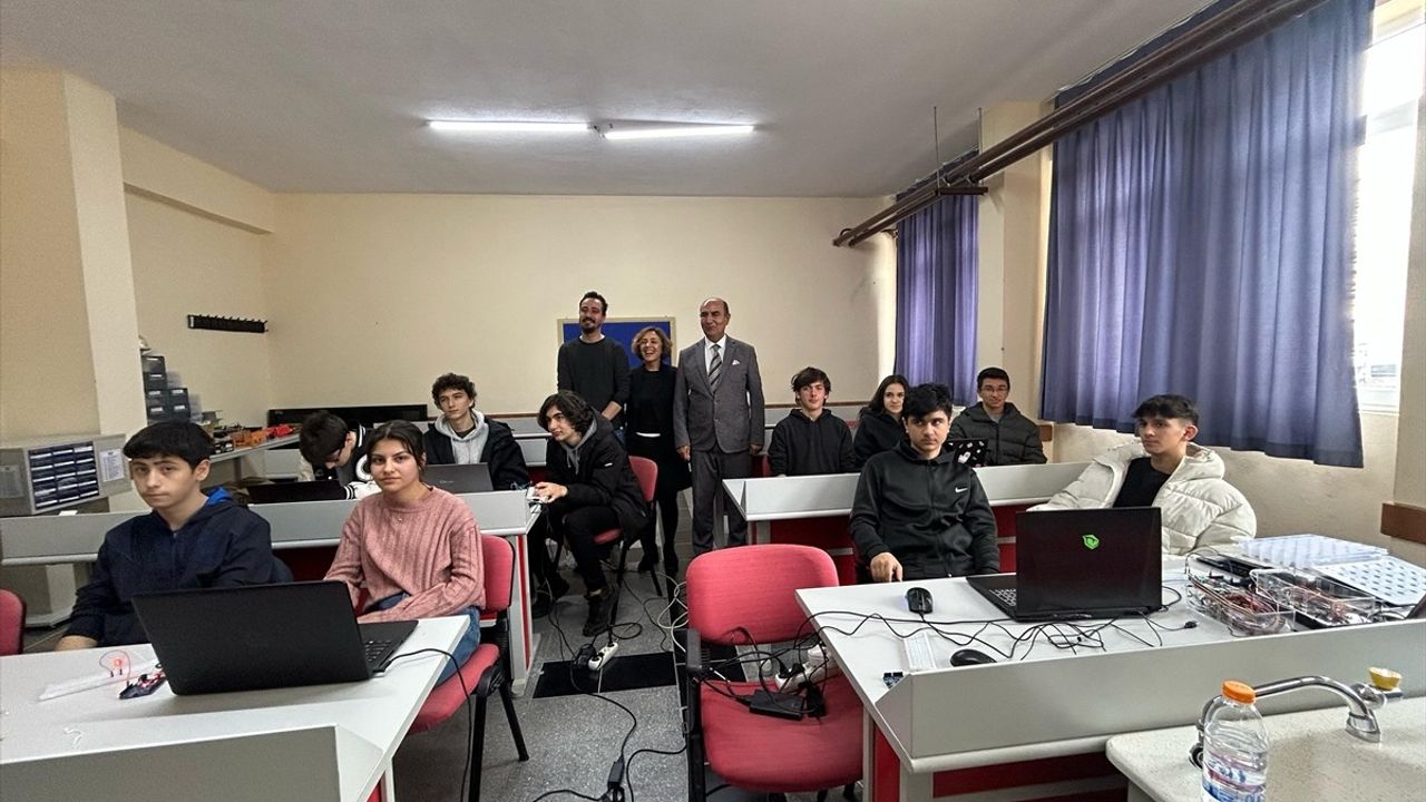 Datça'da Öğrenciler Teknoloji Etkinliğinde Buluştu