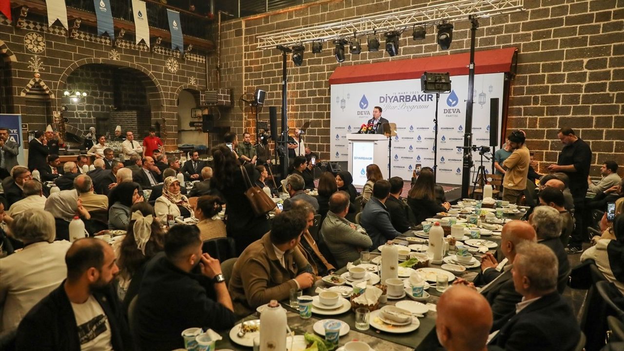 DEVA Partisi Genel Başkanı Ali Babacan Diyarbakır'da İftar Programına Katıldı