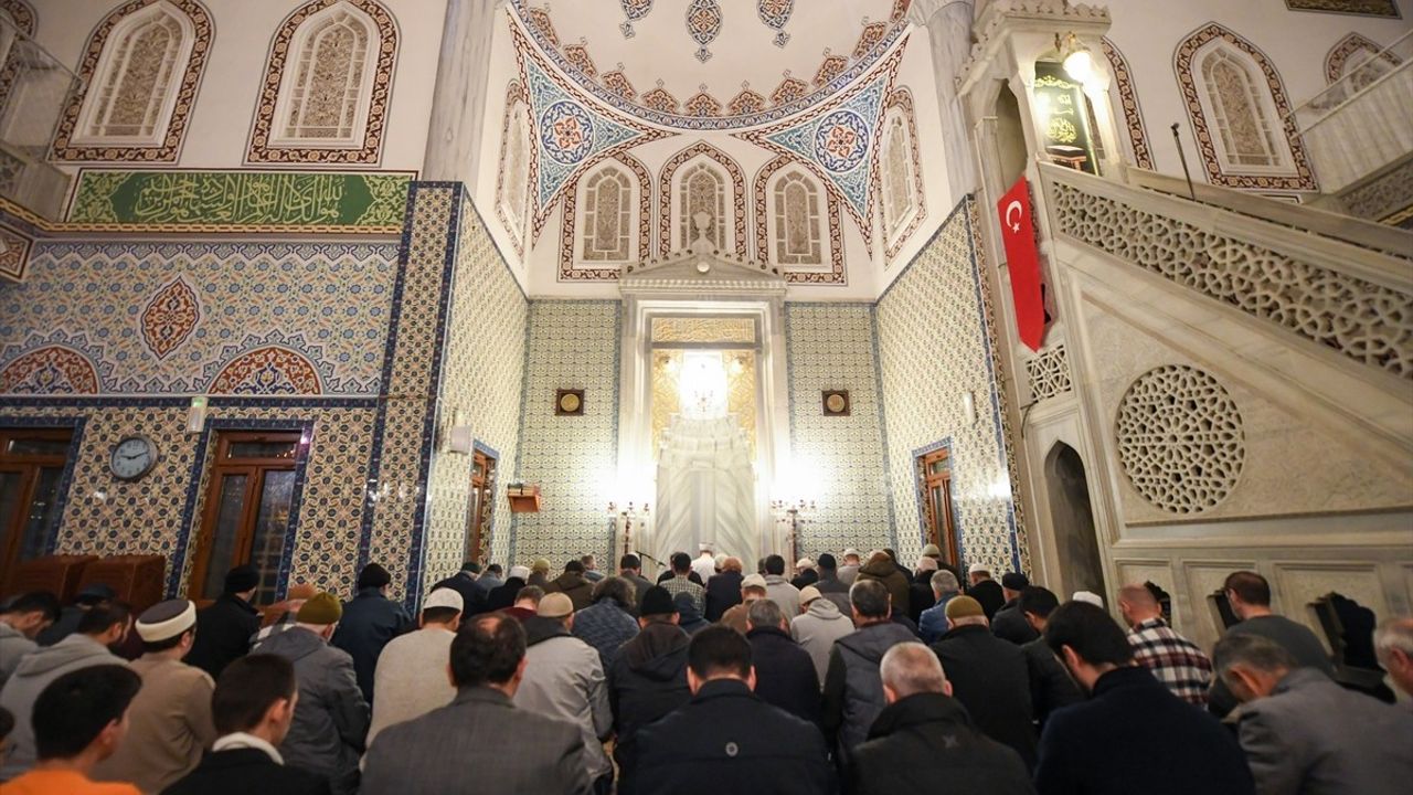 Diyanet İşleri Başkanı Ali Erbaş'tan Teravih Namazı