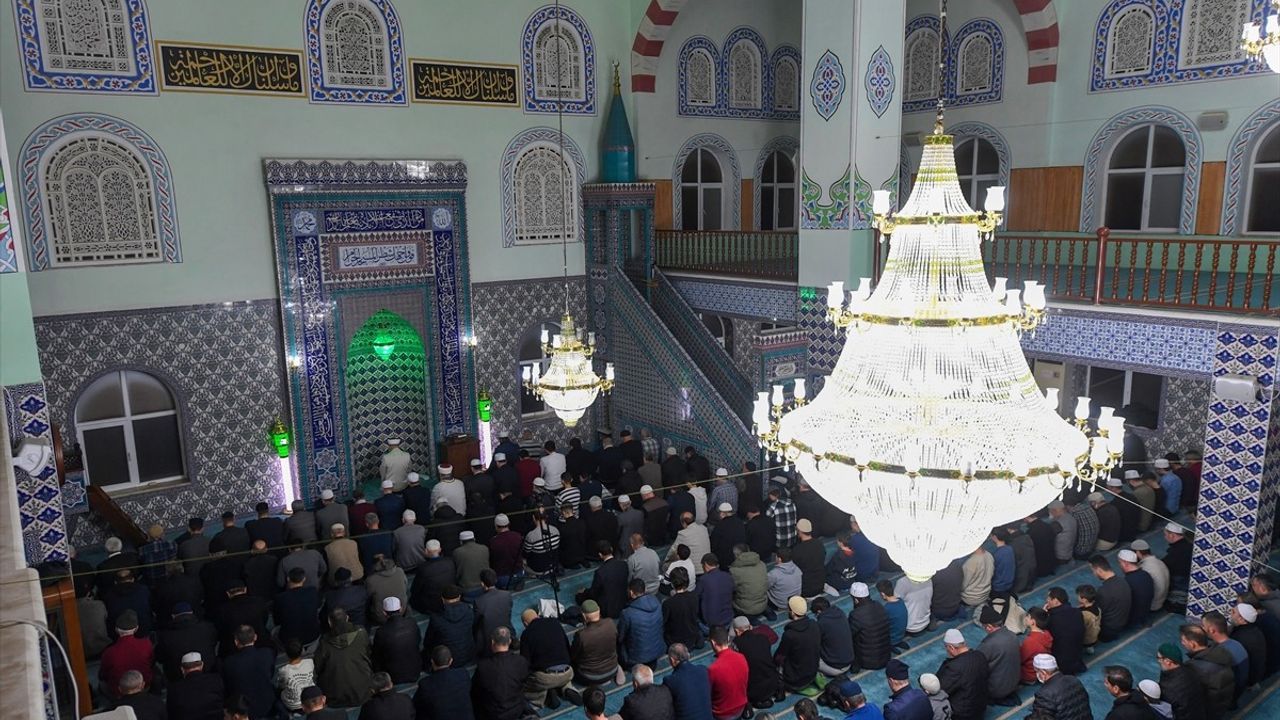 Diyanet İşleri Başkanı Erbaş'ın Teravih Namazı Daveti