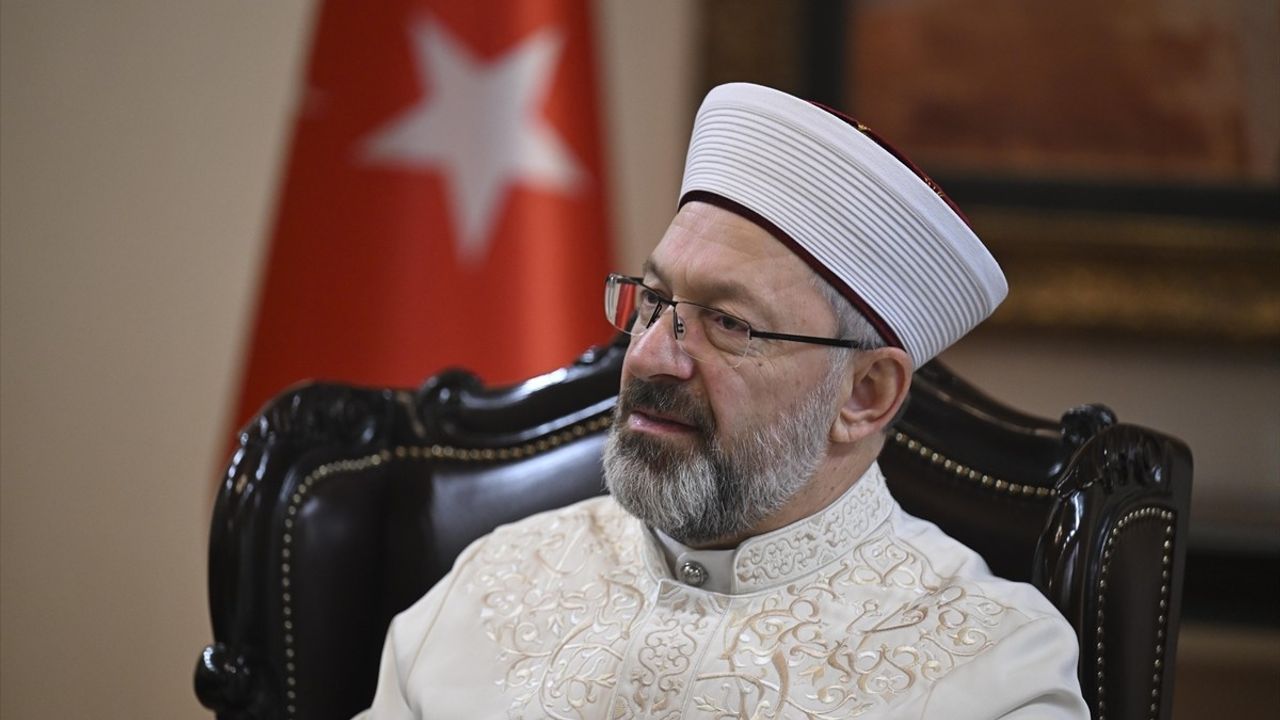 Diyanet İşleri Başkanı Erbaş, İspanya'dan Hac Yolculuğuna Çıkan Adaylarla Görüştü