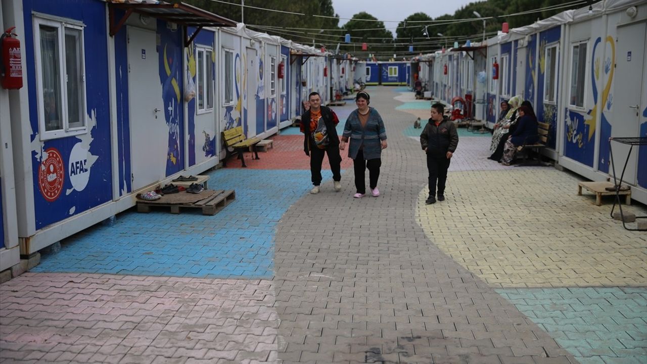 Down Sendromlu Bireyler İçin Sosyal Yaşam Alanı: +1 Sokağı