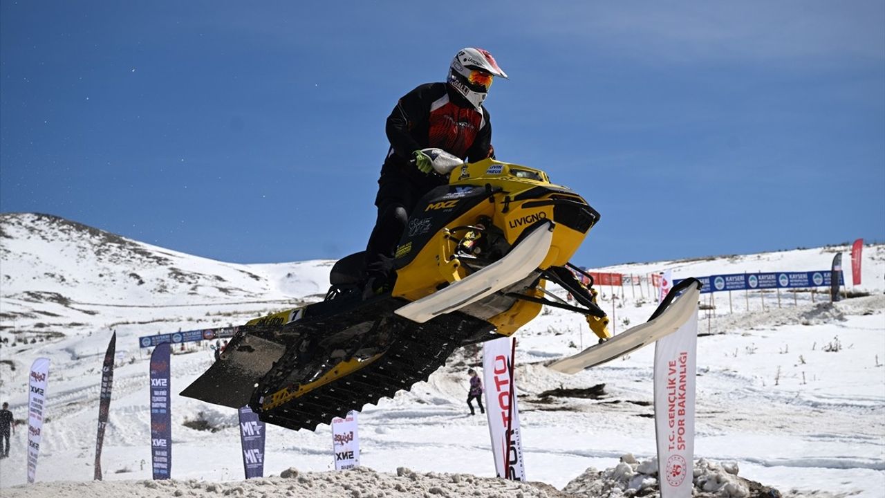 Dünya Kar Motosikleti Şampiyonası'nda Sıralama Yarışları Sonuçlandı