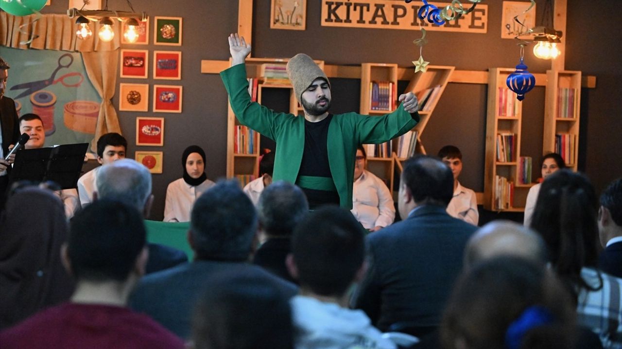 Düzce'de Özel Öğrencilerden Kadir Gecesi Programı