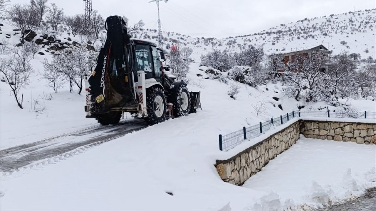 Elazığ'daki Kapatılan Köy Yolları Ulaşıma Açıldı