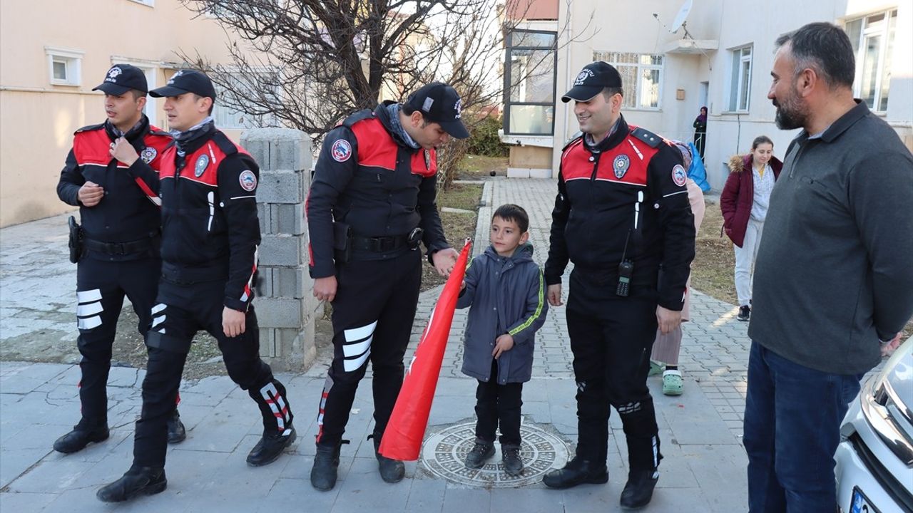 Erzincan'da 6 Yaşındaki Çocuğun Yunus Polisleriyle Buluşma Hayali Gerçekleşti