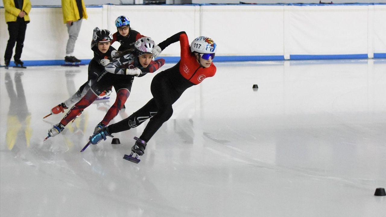 Erzurum'da Short Track Türkiye Şampiyonası Başladı