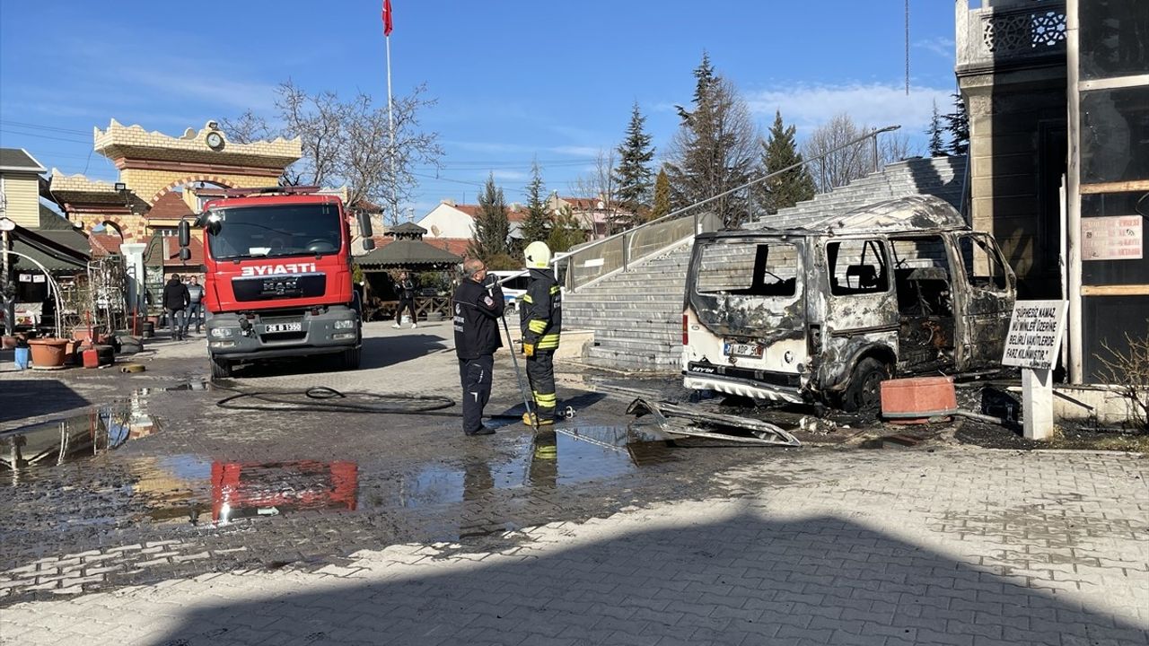 Eskişehir'de kamyonet yangınında 4 çocuk yaralandı