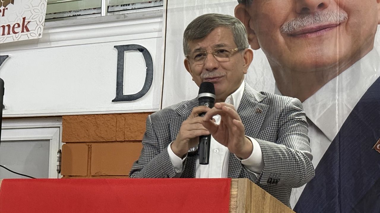 Gelecek Partisi'nden İftar Programı: Davutoğlu Gazze'yi Unutmadı