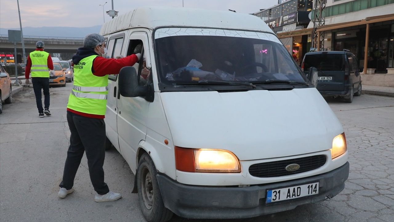 Hatay'da İftar Vakti Kumanya ve Çorba İkramı