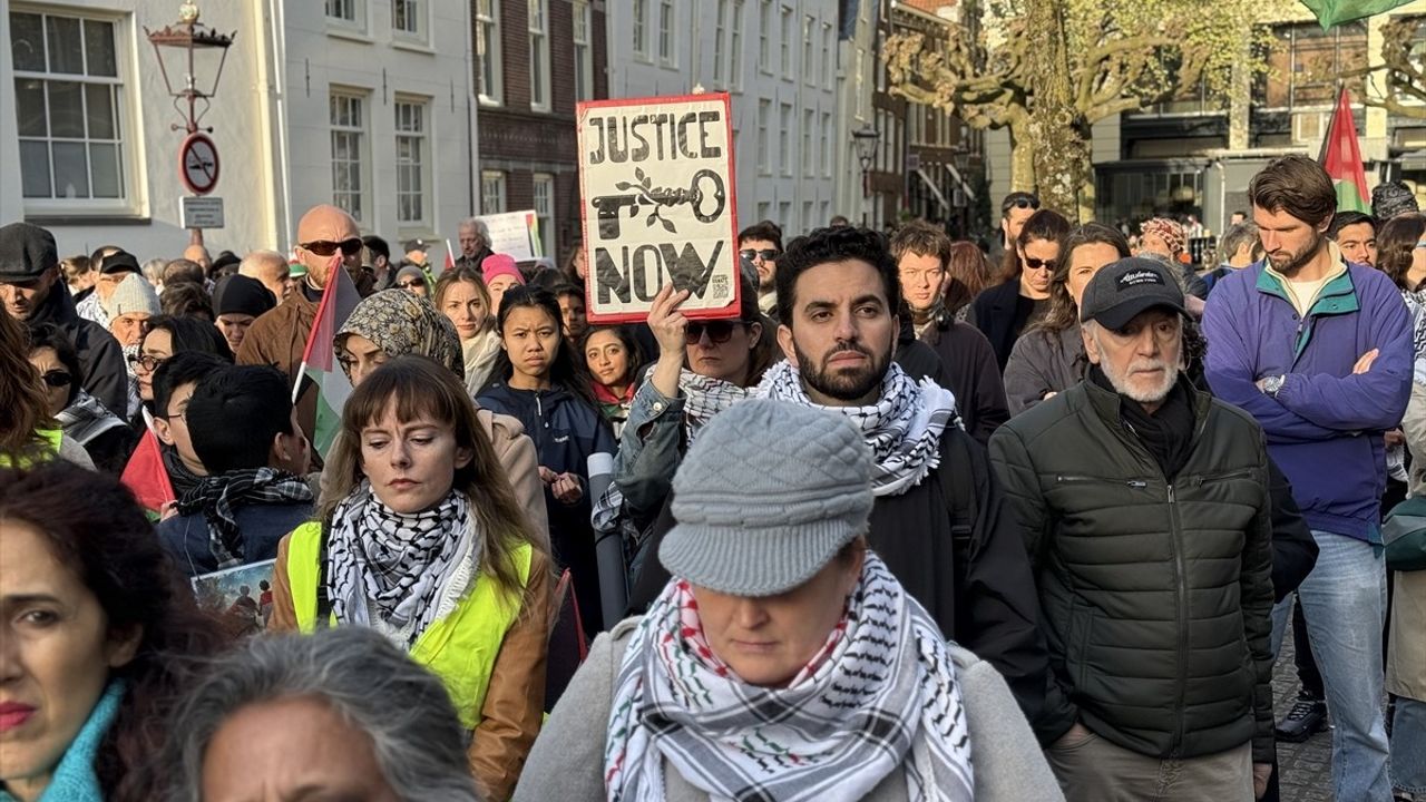 Hollanda'da Filistin Toprak Günü Protestosu