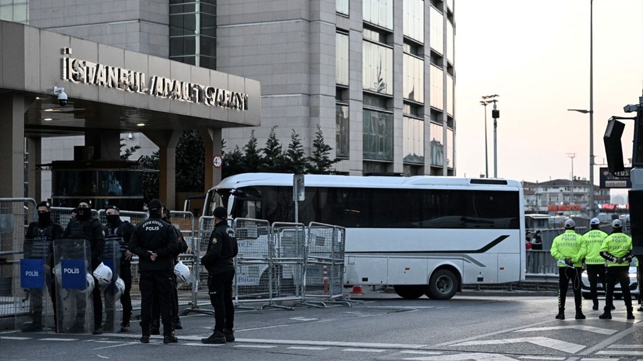 İBB'de Yolsuzluk ve Terör Soruşturmaları: 91 Şüpheli Adliyeye Sevk Edildi