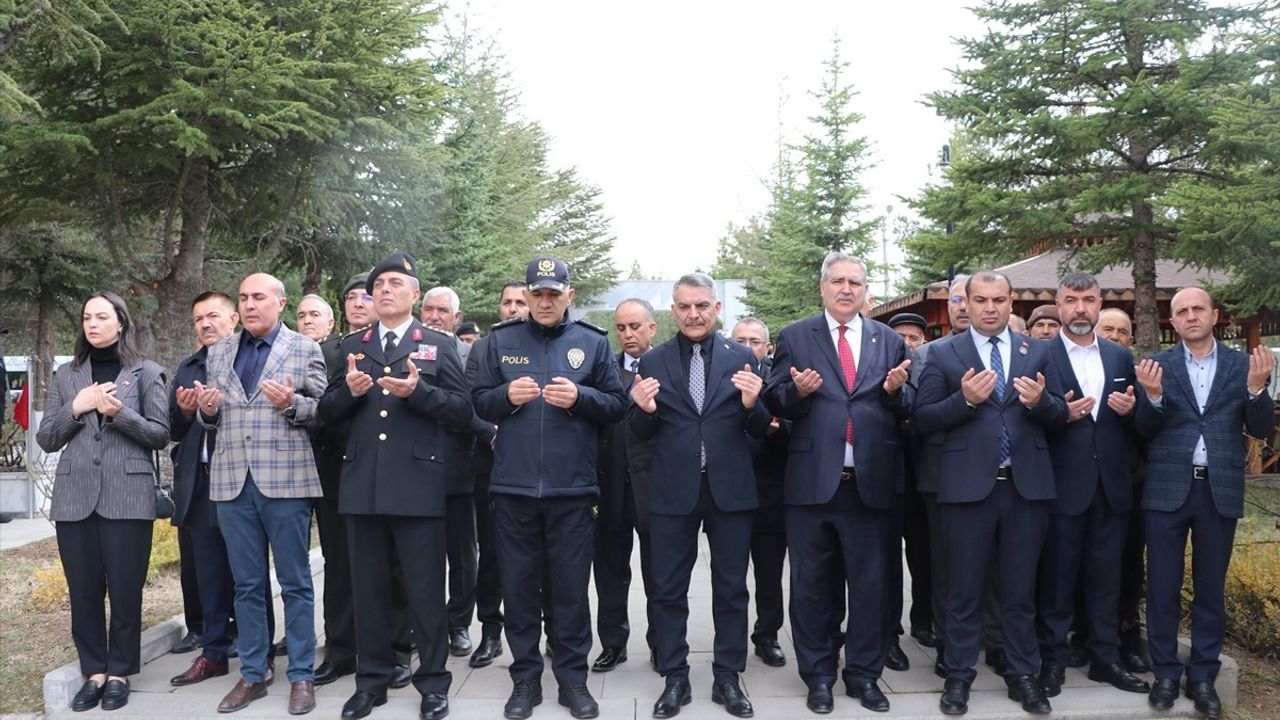 İç Anadolu'da Ramazan Bayramı Öncesi Şehitlik Ziyaretleri