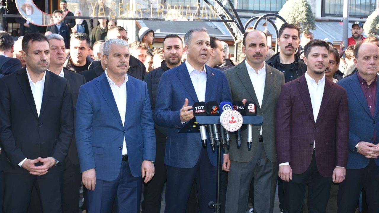 İçişleri Bakanı Yerlikaya Bayram Namazında Kardeşlik Mesajı Verdi