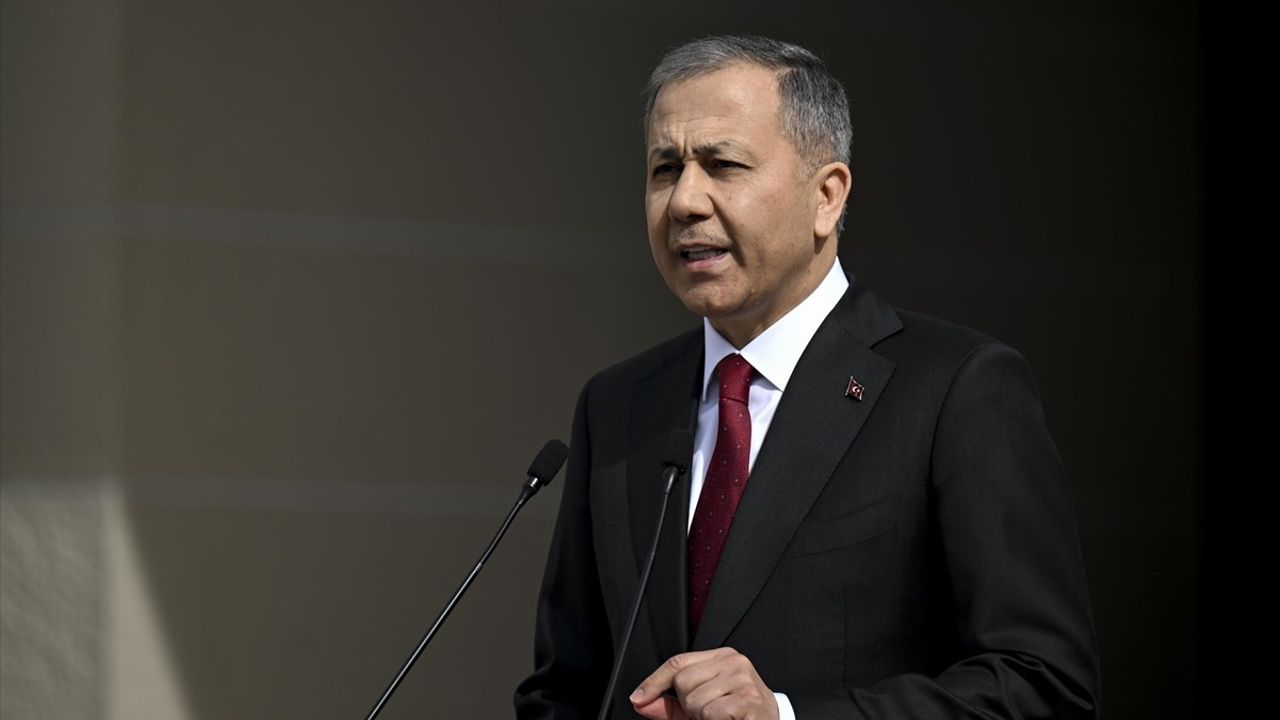 İçişleri Bakanı Yerlikaya'nın Bayram ve Trafik Güvenliği Açıklamaları