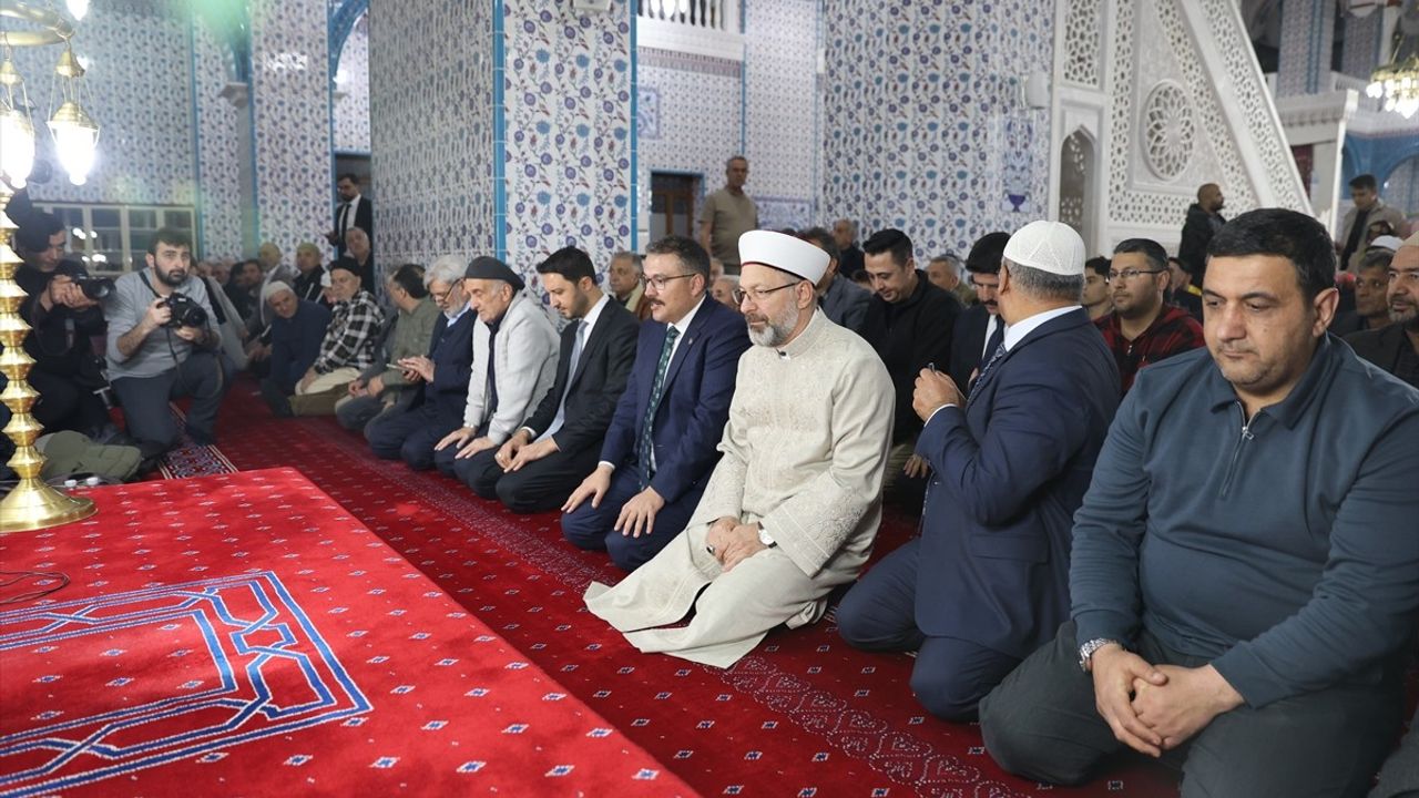 Iğdır'da Teravih Namazı: Diyanet İşleri Başkanı Ali Erbaş