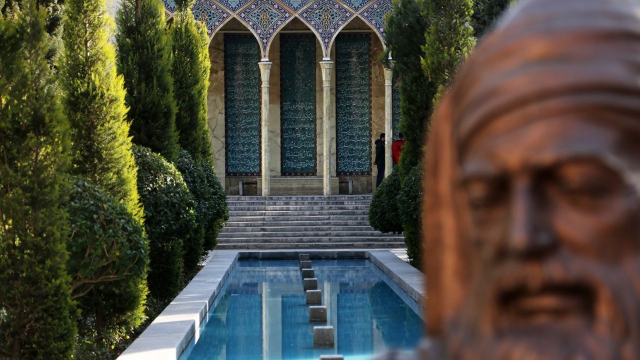 İsfahan'da Saib-i Tebrizi'nin Anıtı: Şairin Mirasını Yaşatan Mekan