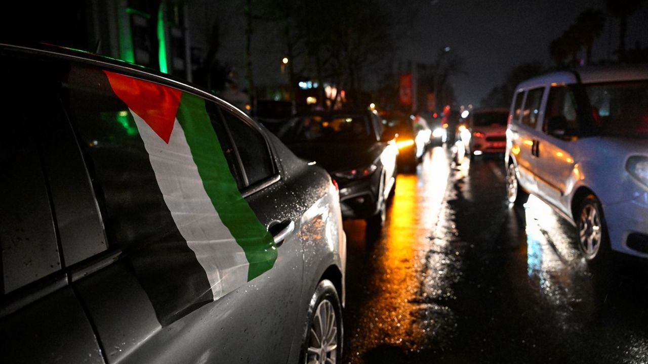 İstanbul'da 'Gazze'ye Destek' Konvoyu Düzenlendi