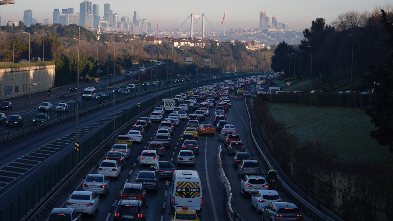 İstanbul'da Sabah Trafik Yoğunluğu