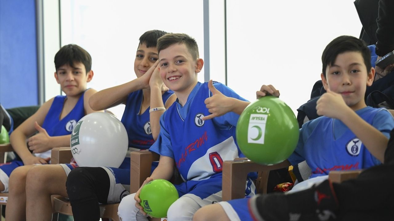 İstanbul'da Sokaklar Bizim 3x3 Basketbol Turnuvası Düzenlendi