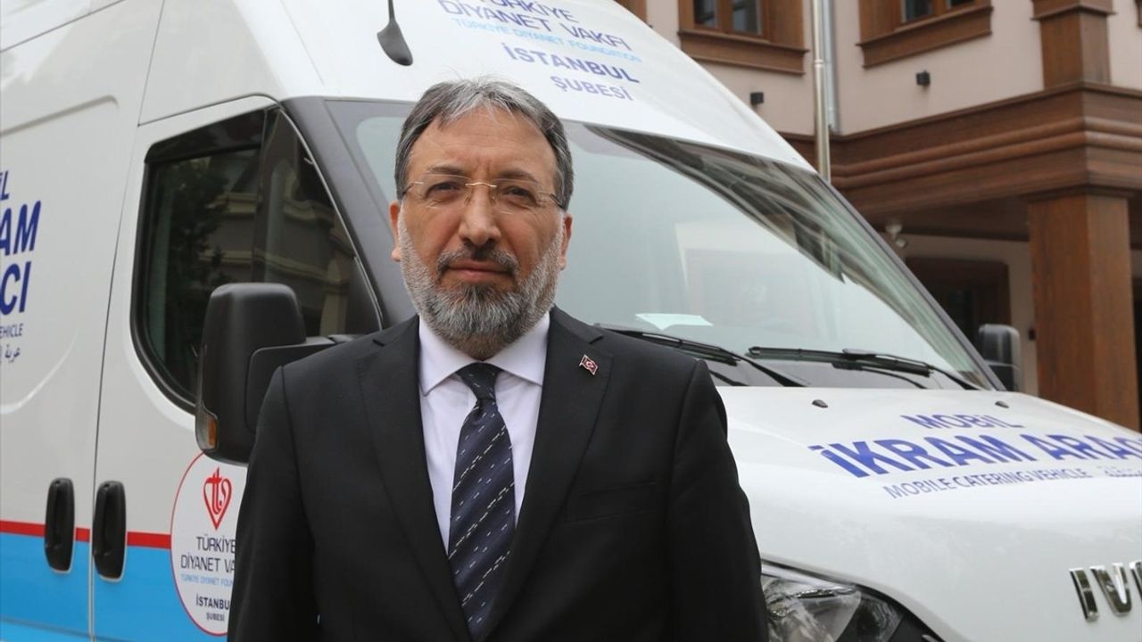 İstanbul Müftülüğü Ramazan'da Mobil İkram Aracı ile İhtiyaç Sahiplerine Ulaştı