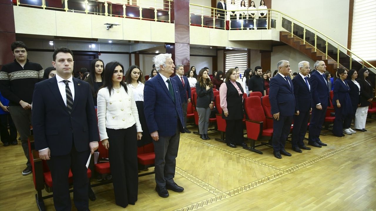 İstiklal Marşı'nın 104. Yılı Bakü'de Kutlandı