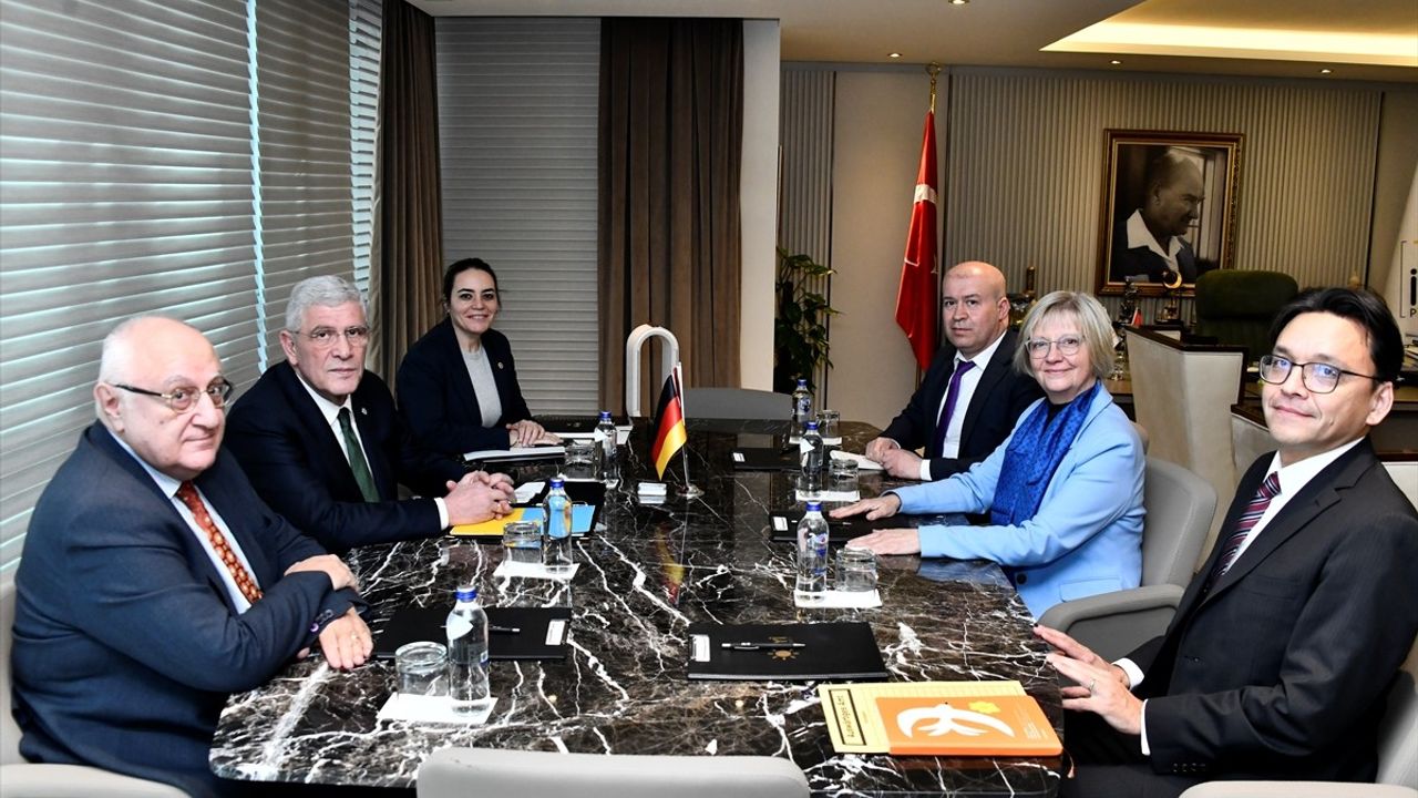 İYİ Parti Genel Başkanı Dervişoğlu, Almanya'nın Ankara Büyükelçisi Sorg ile Buluştu