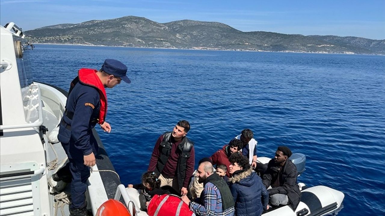 İzmir Açıklarında Düzensiz Göçmen Operasyonu