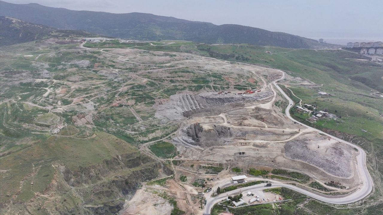 İzmir'de Çöp Tesisinin Kapatılması İçin Başvuru Yapıldı